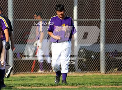 Thumbnail 2 in Paramount vs. Lynwood photogallery.