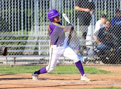 Thumbnail 3 in Paramount vs. Lynwood photogallery.