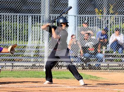 Thumbnail 2 in Paramount vs. Lynwood photogallery.