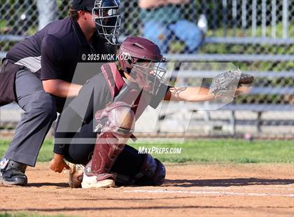 Thumbnail 1 in Paramount vs. Lynwood photogallery.