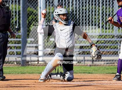 Thumbnail 2 in Paramount vs. Lynwood photogallery.