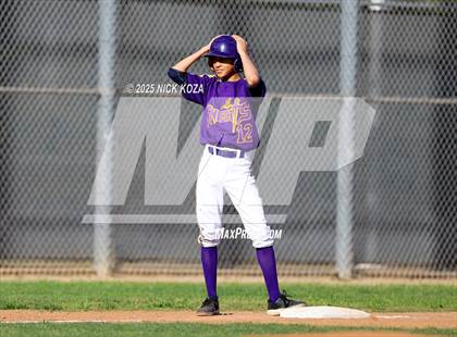 Thumbnail 2 in Paramount vs. Lynwood photogallery.