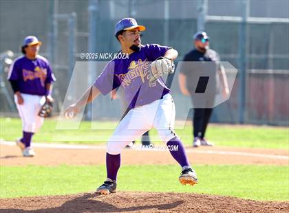 Thumbnail 1 in Paramount vs. Lynwood photogallery.