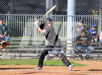 Thumbnail 3 in Paramount vs. Lynwood photogallery.