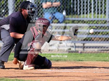 Thumbnail 3 in Paramount vs. Lynwood photogallery.