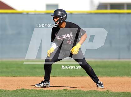 Thumbnail 1 in Paramount vs. Lynwood photogallery.