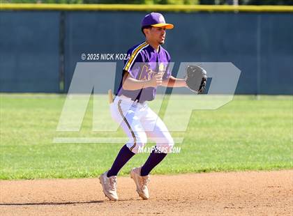 Thumbnail 3 in Paramount vs. Lynwood photogallery.