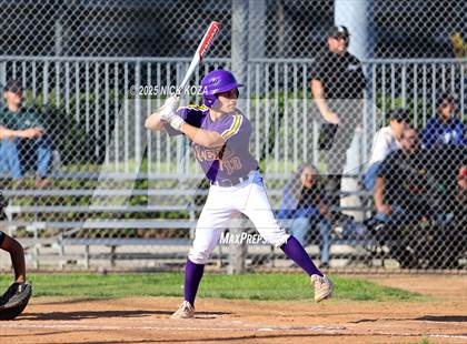 Thumbnail 1 in Paramount vs. Lynwood photogallery.