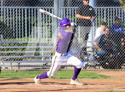 Thumbnail 1 in Paramount vs. Lynwood photogallery.