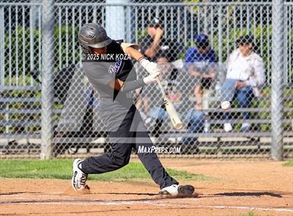 Thumbnail 2 in Paramount vs. Lynwood photogallery.
