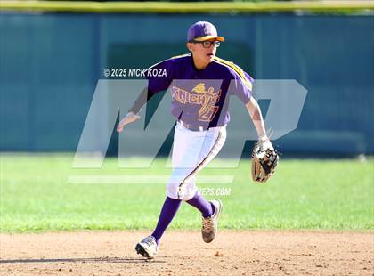 Thumbnail 1 in Paramount vs. Lynwood photogallery.