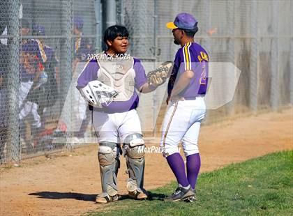 Thumbnail 3 in Paramount vs. Lynwood photogallery.
