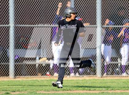 Thumbnail 1 in Paramount vs. Lynwood photogallery.