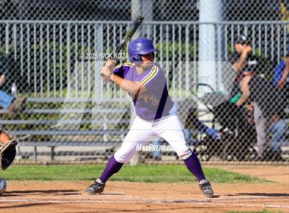 Thumbnail 1 in Paramount vs. Lynwood photogallery.