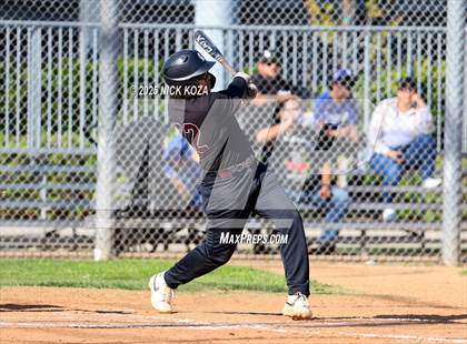 Thumbnail 2 in Paramount vs. Lynwood photogallery.