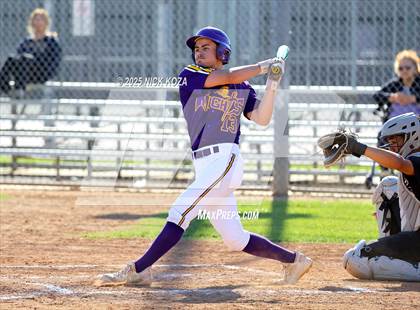 Thumbnail 1 in Paramount vs. Lynwood photogallery.
