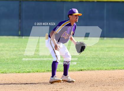 Thumbnail 1 in Paramount vs. Lynwood photogallery.