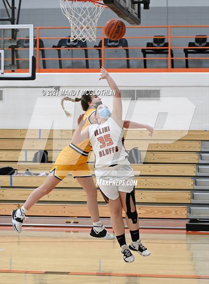 Thumbnail 3 in Illini Central/Greenview @ Illini Bluffs photogallery.