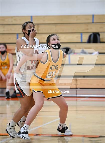 Thumbnail 2 in Illini Central/Greenview @ Illini Bluffs photogallery.
