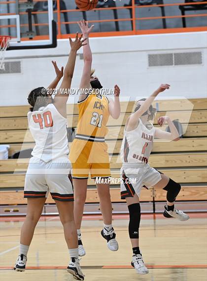 Thumbnail 1 in Illini Central/Greenview @ Illini Bluffs photogallery.