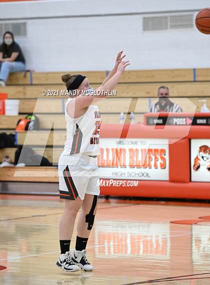 Thumbnail 3 in Illini Central/Greenview @ Illini Bluffs photogallery.