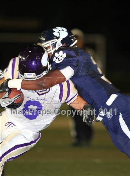 Thumbnail 1 in Loyola vs. Valencia photogallery.