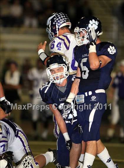 Thumbnail 3 in Loyola vs. Valencia photogallery.