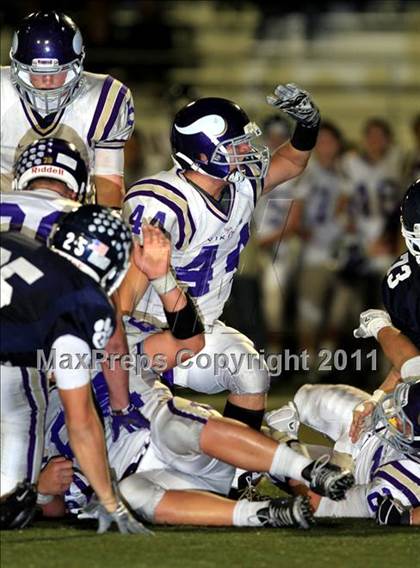 Thumbnail 1 in Loyola vs. Valencia photogallery.
