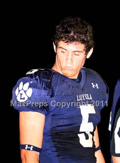 Thumbnail 3 in Loyola vs. Valencia photogallery.