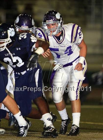 Thumbnail 2 in Loyola vs. Valencia photogallery.