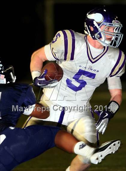 Thumbnail 2 in Loyola vs. Valencia photogallery.
