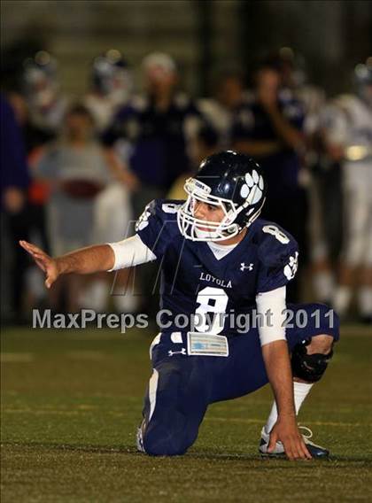 Thumbnail 3 in Loyola vs. Valencia photogallery.