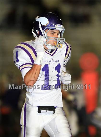 Thumbnail 2 in Loyola vs. Valencia photogallery.