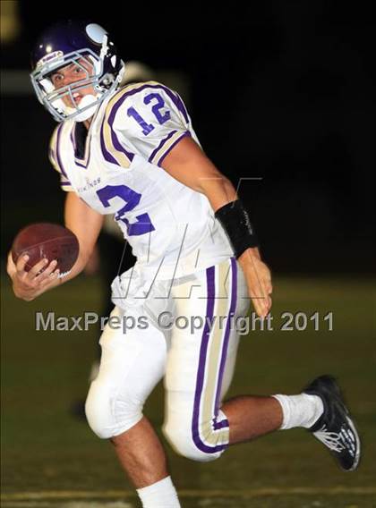 Thumbnail 2 in Loyola vs. Valencia photogallery.