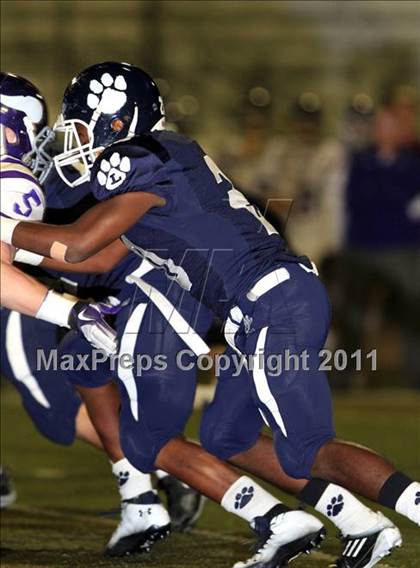 Thumbnail 2 in Loyola vs. Valencia photogallery.