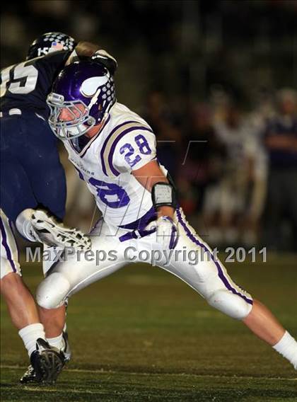 Thumbnail 3 in Loyola vs. Valencia photogallery.