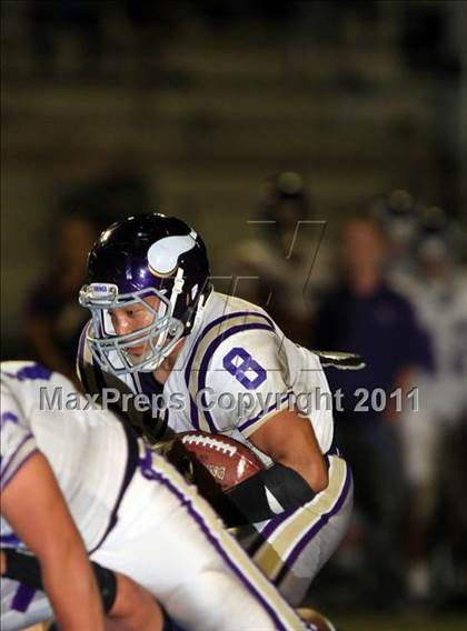 Thumbnail 3 in Loyola vs. Valencia photogallery.