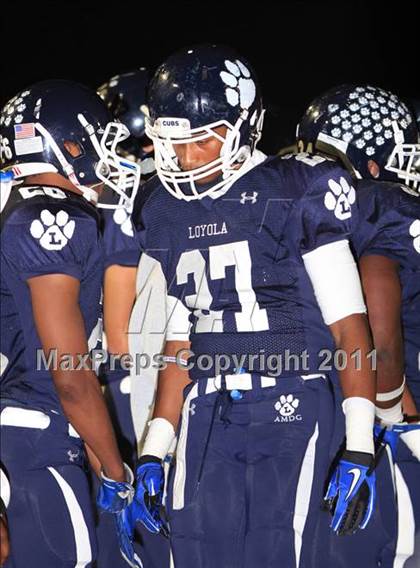 Thumbnail 3 in Loyola vs. Valencia photogallery.
