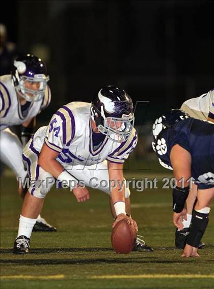 Thumbnail 2 in Loyola vs. Valencia photogallery.