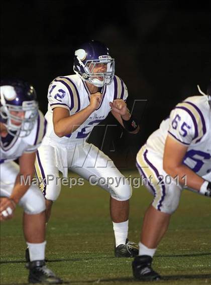 Thumbnail 3 in Loyola vs. Valencia photogallery.