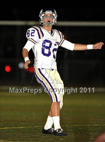 Thumbnail 3 in Loyola vs. Valencia photogallery.