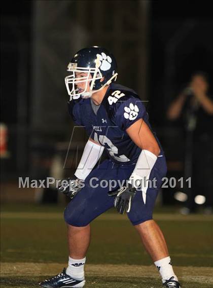 Thumbnail 1 in Loyola vs. Valencia photogallery.