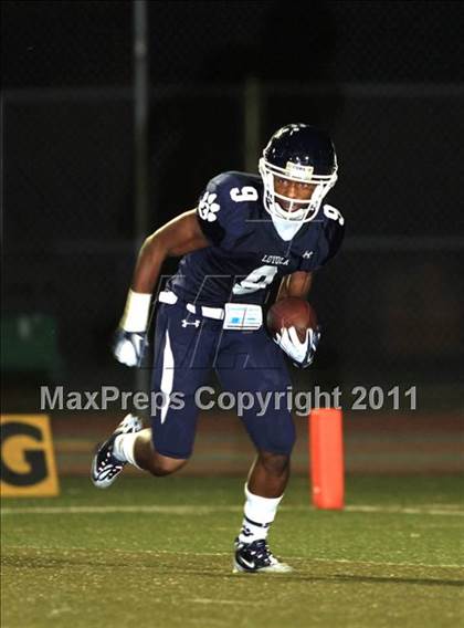 Thumbnail 1 in Loyola vs. Valencia photogallery.