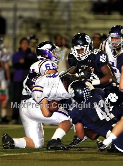 Thumbnail 1 in Loyola vs. Valencia photogallery.