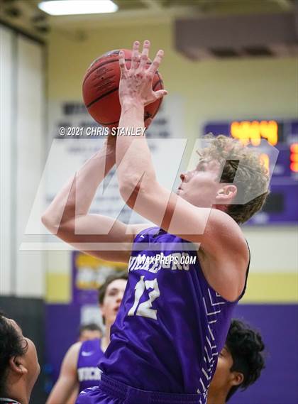 Thumbnail 1 in Seligman vs Wickenburg (Wrangler Classic) photogallery.