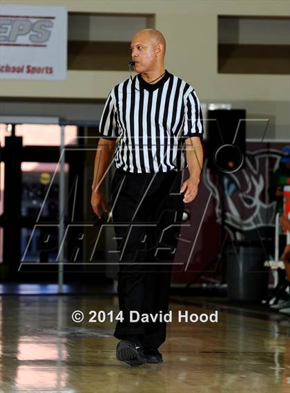 Thumbnail 3 in Villa Park vs. Tahquitz (MaxPreps Holiday Classic) photogallery.