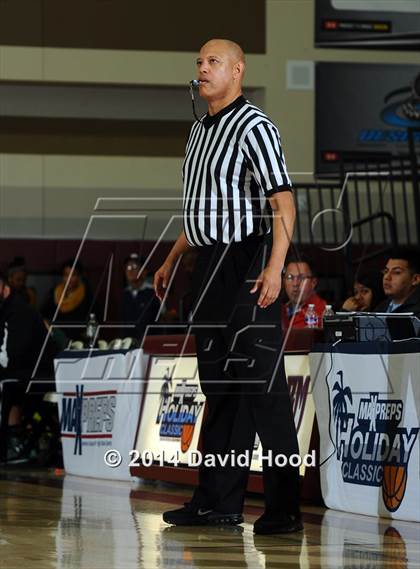 Thumbnail 1 in Villa Park vs. Tahquitz (MaxPreps Holiday Classic) photogallery.