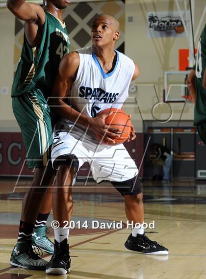 Thumbnail 2 in Villa Park vs. Tahquitz (MaxPreps Holiday Classic) photogallery.