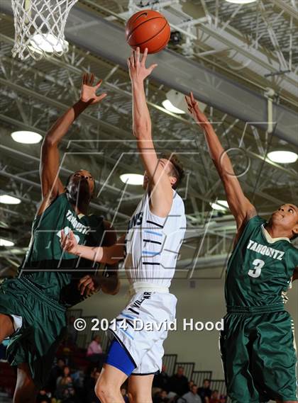 Thumbnail 3 in Villa Park vs. Tahquitz (MaxPreps Holiday Classic) photogallery.