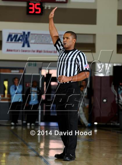 Thumbnail 2 in Villa Park vs. Tahquitz (MaxPreps Holiday Classic) photogallery.